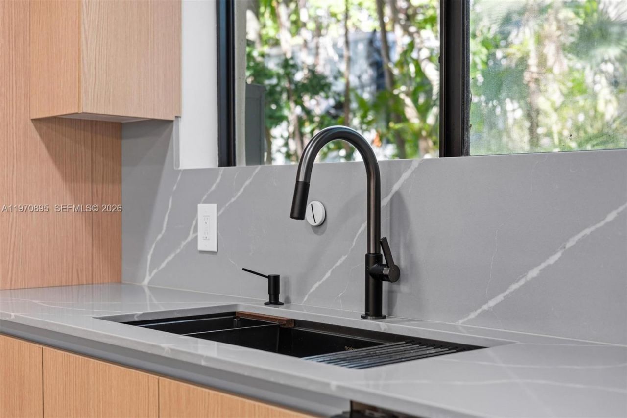 751 NE 80th St, Miami, FL 33138 Photo