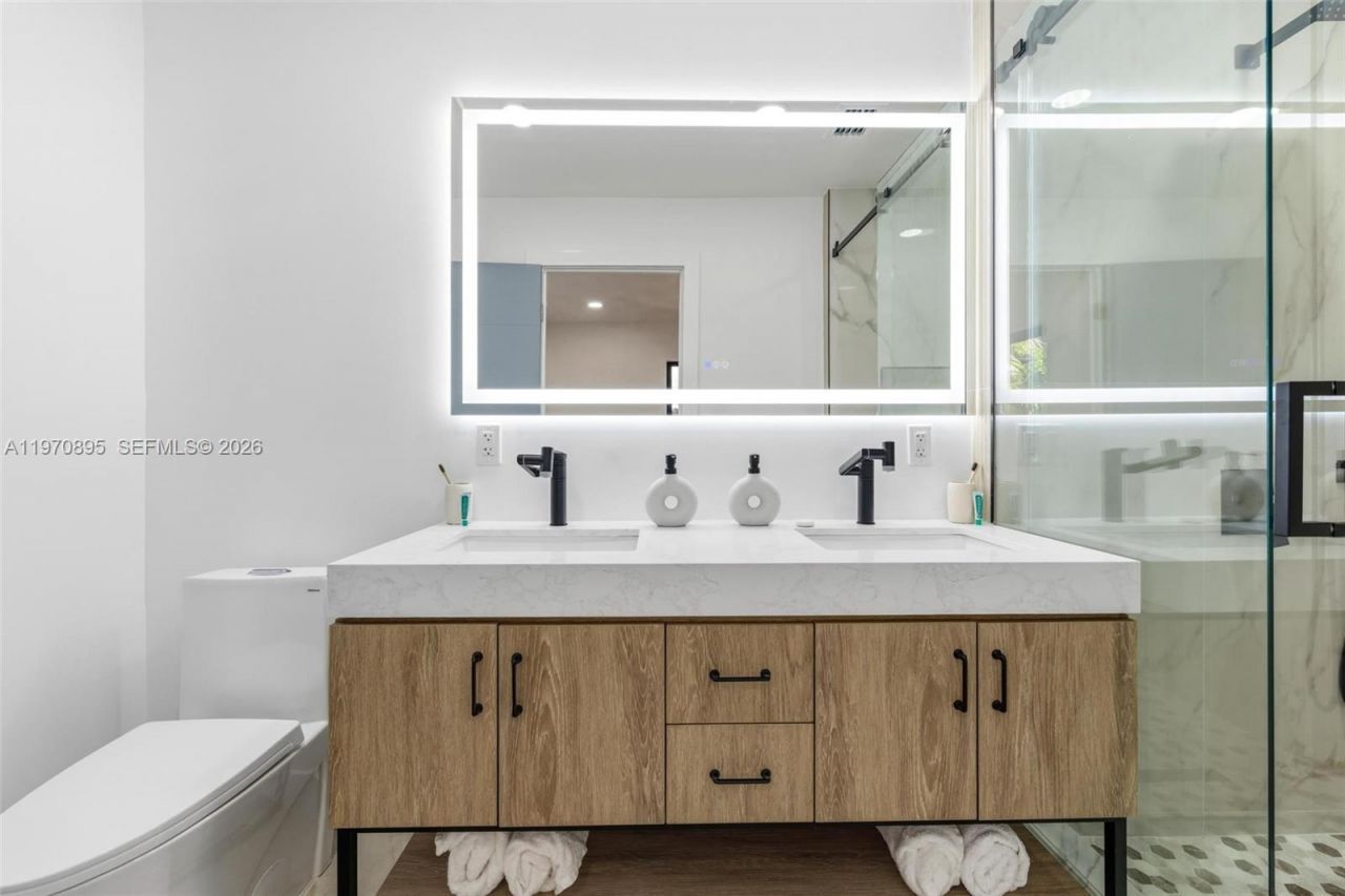 751 NE 80th St, Miami, FL 33138 Photo