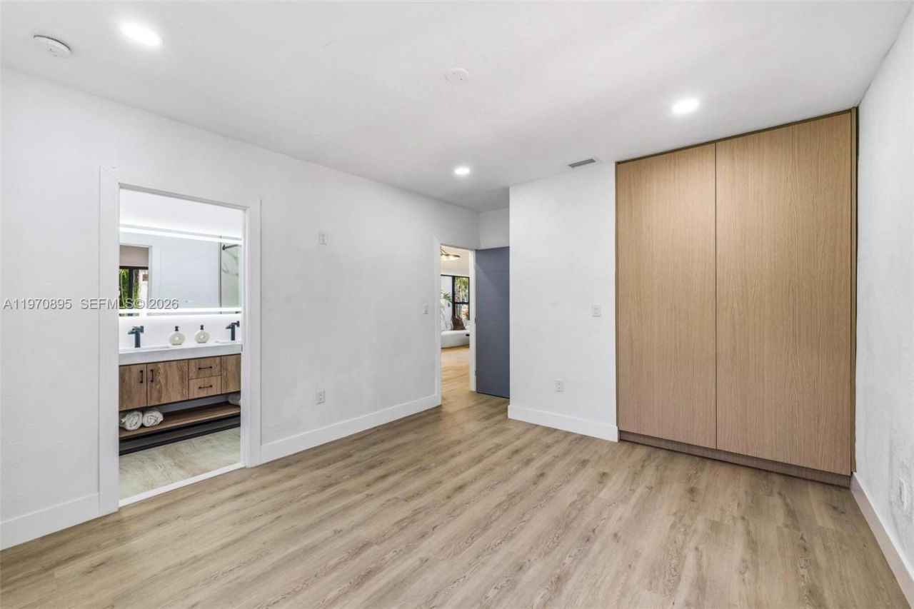 751 NE 80th St, Miami, FL 33138 Photo