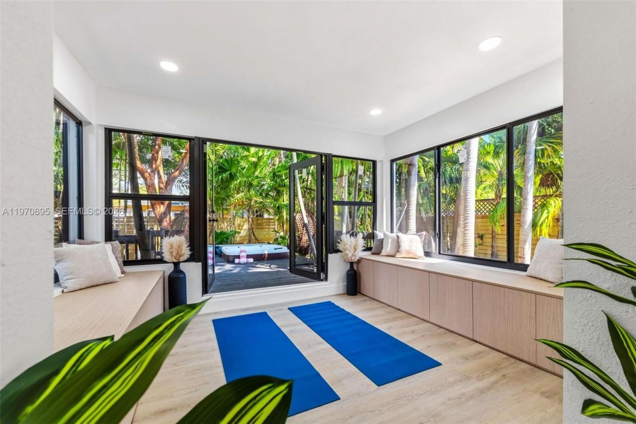 751 NE 80th St, Miami, FL 33138 Photo