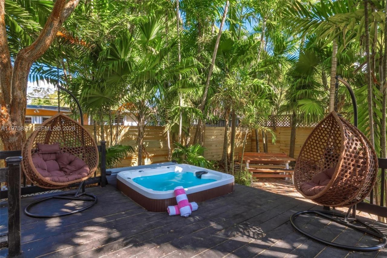 751 NE 80th St, Miami, FL 33138 Photo