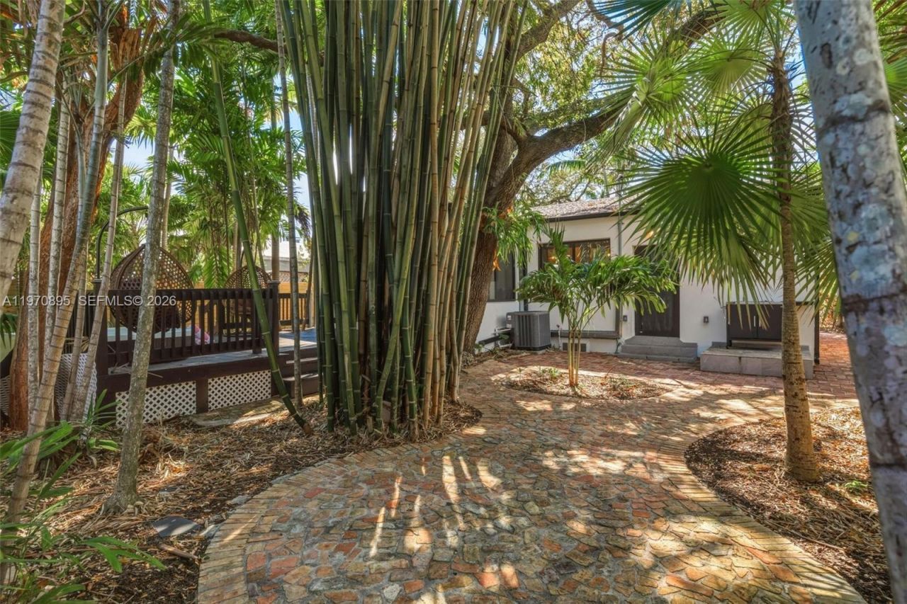 751 NE 80th St, Miami, FL 33138 Photo