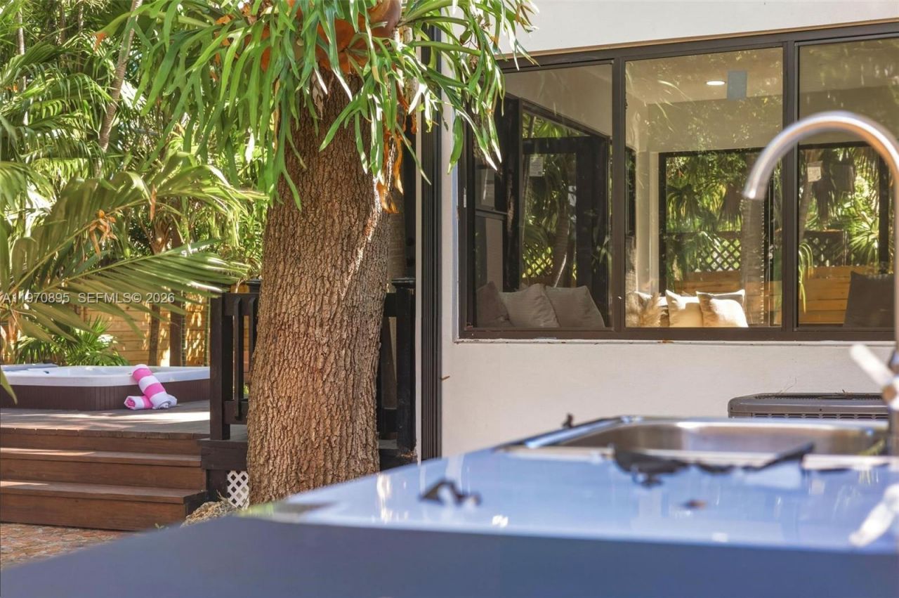 751 NE 80th St, Miami, FL 33138 Photo