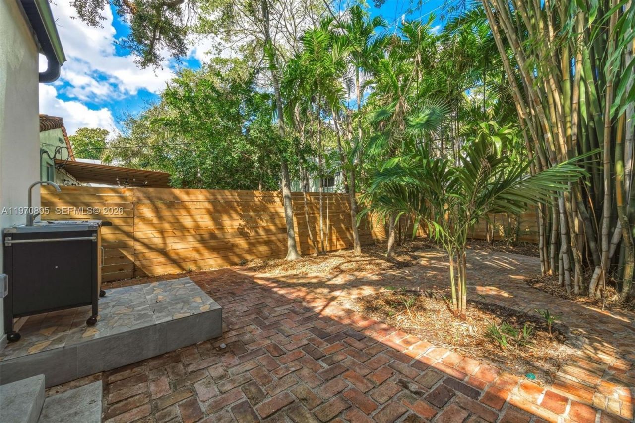 751 NE 80th St, Miami, FL 33138 Photo