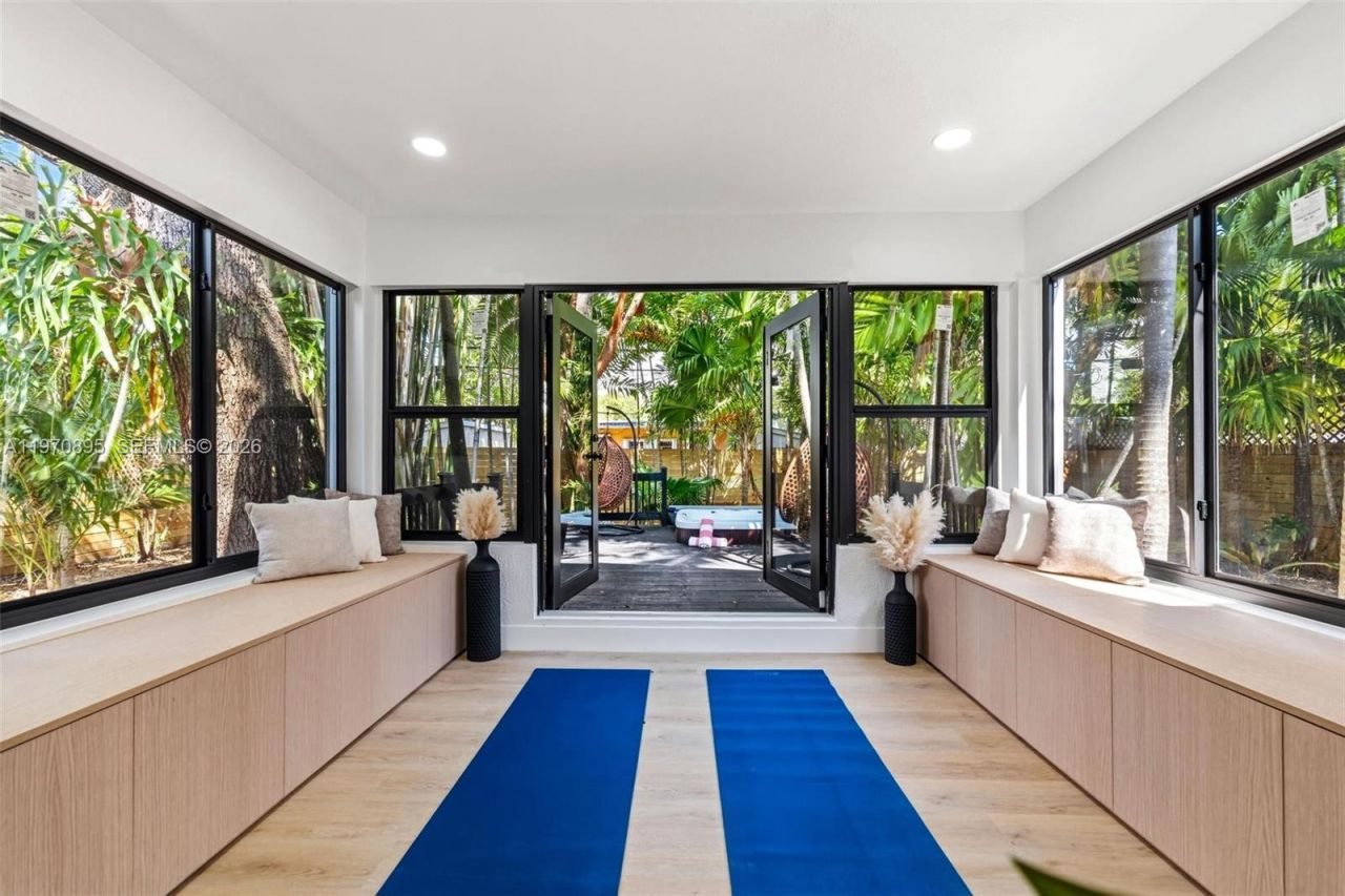 751 NE 80th St, Miami, FL 33138 Photo