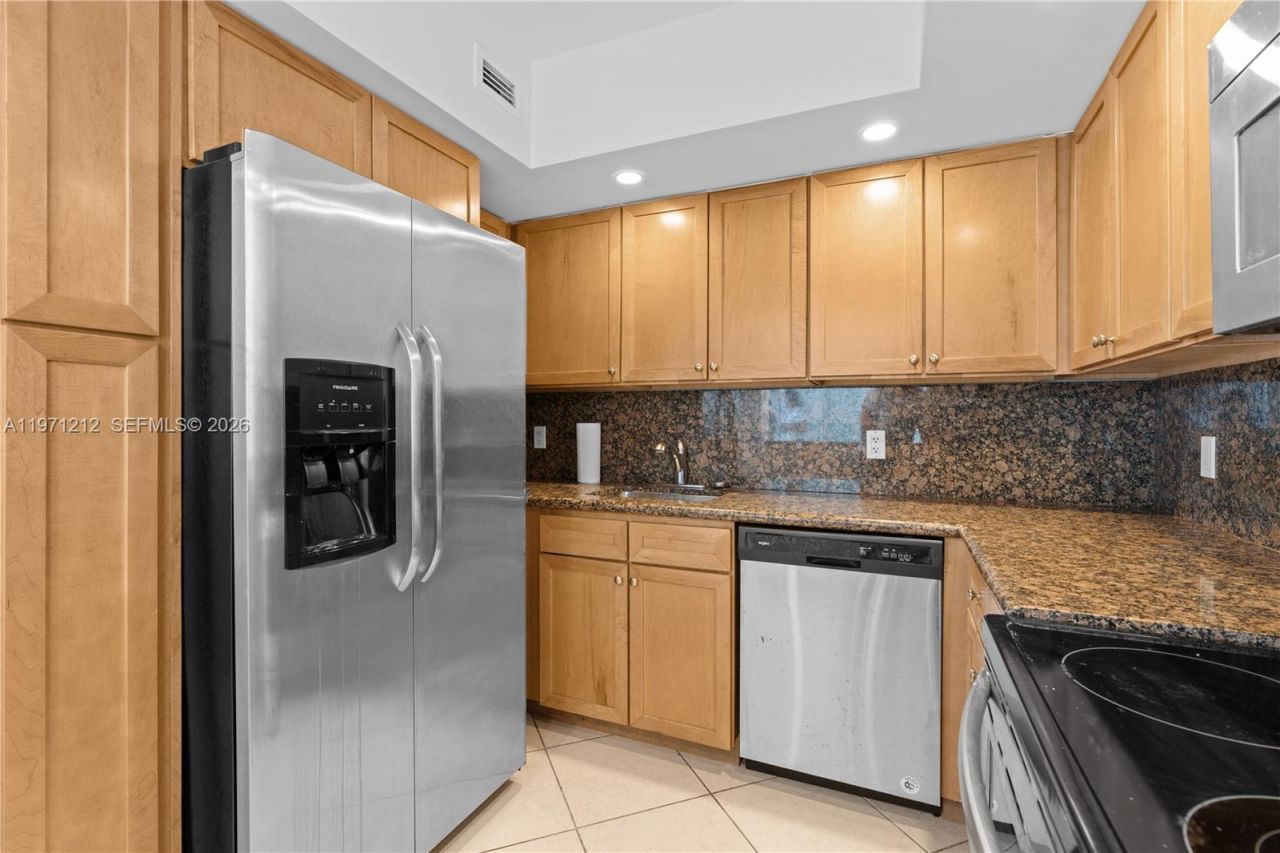 5600 Collins Ave, Unit 16Y, Miami Beach, FL 33140 Photo