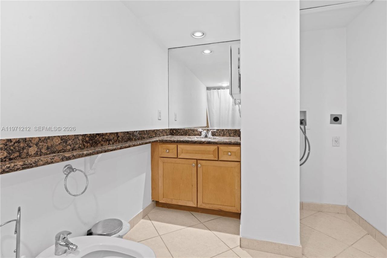 5600 Collins Ave, Unit 16Y, Miami Beach, FL 33140 Photo