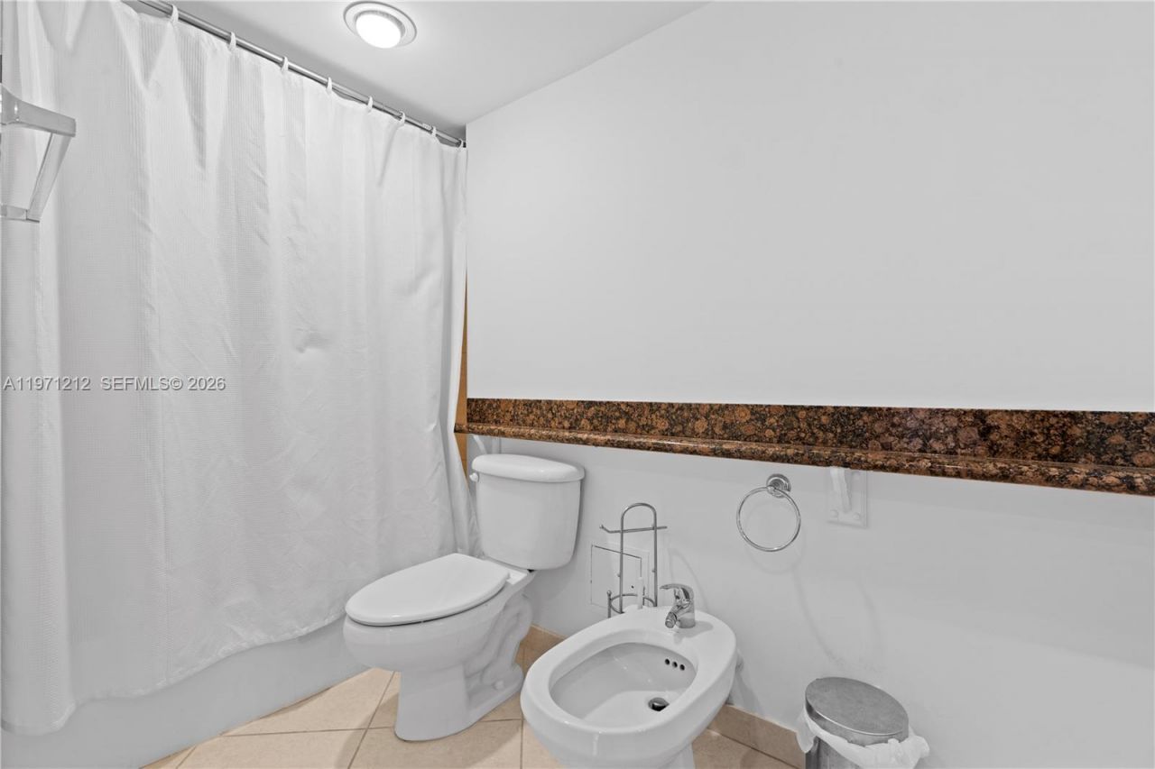 5600 Collins Ave, Unit 16Y, Miami Beach, FL 33140 Photo