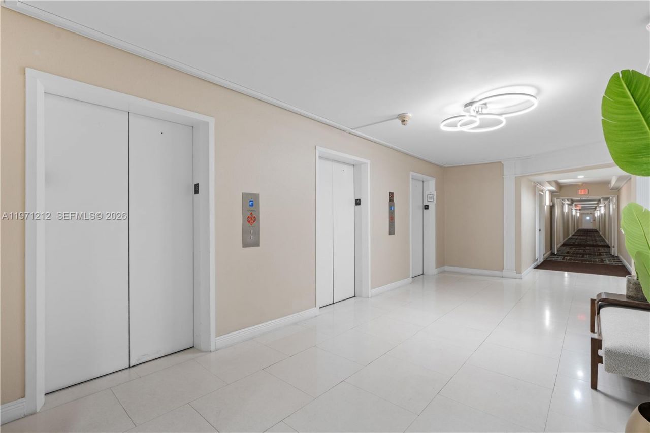 5600 Collins Ave, Unit 16Y, Miami Beach, FL 33140 Photo