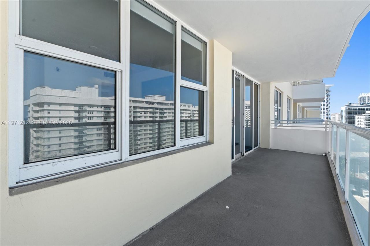 5600 Collins Ave, Unit 16Y, Miami Beach, FL 33140 Photo
