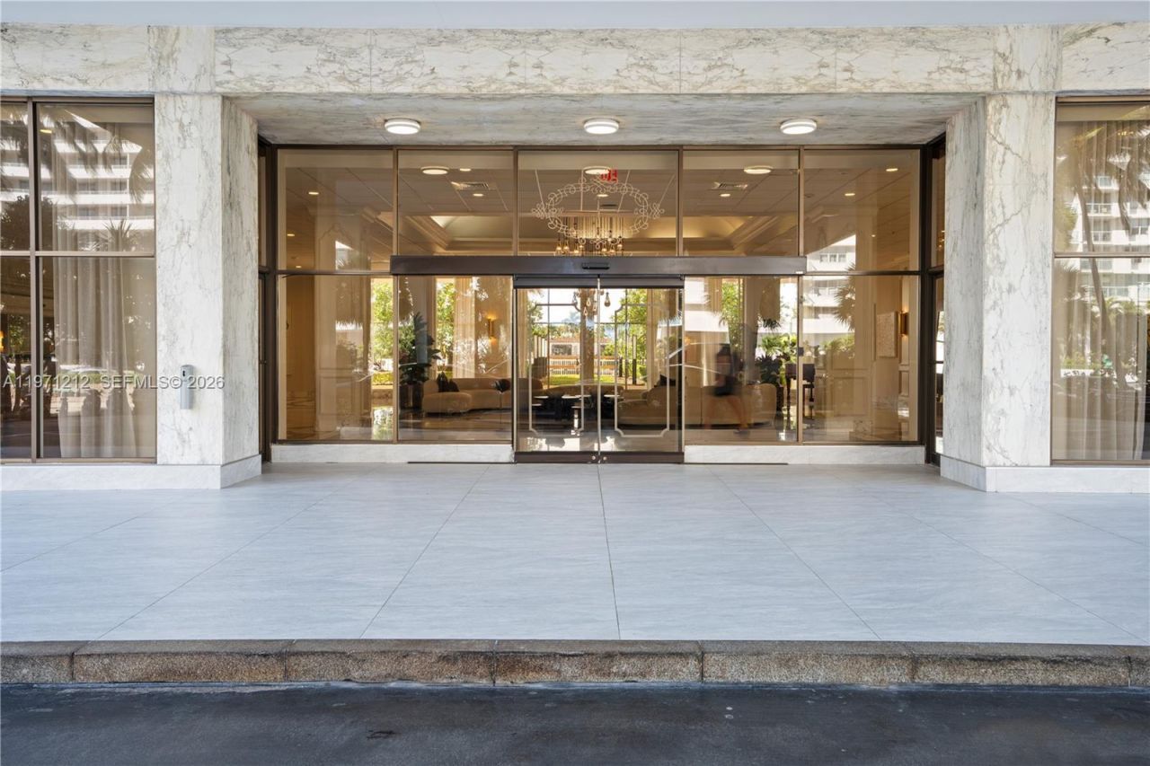 5600 Collins Ave, Unit 16Y, Miami Beach, FL 33140 Photo