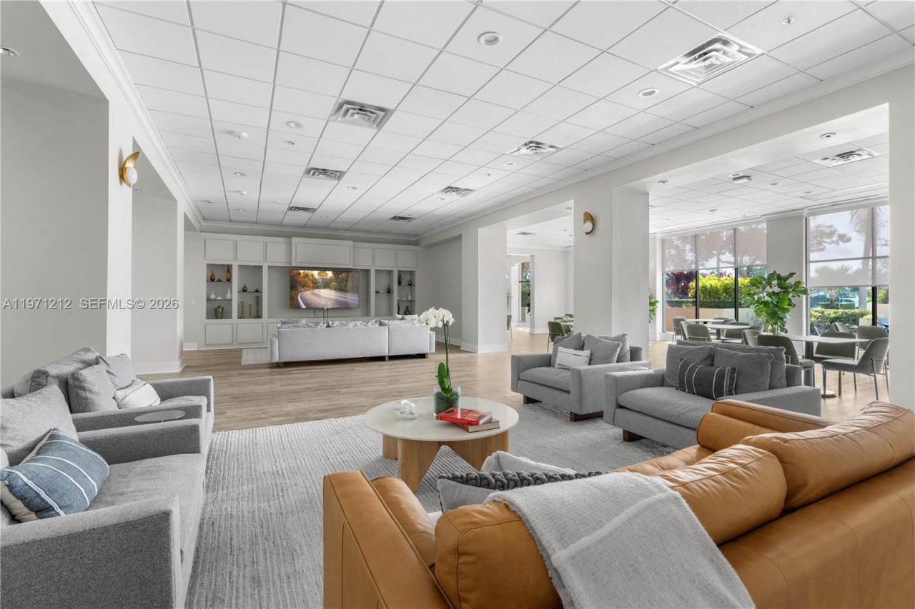 5600 Collins Ave, Unit 16Y, Miami Beach, FL 33140 Photo