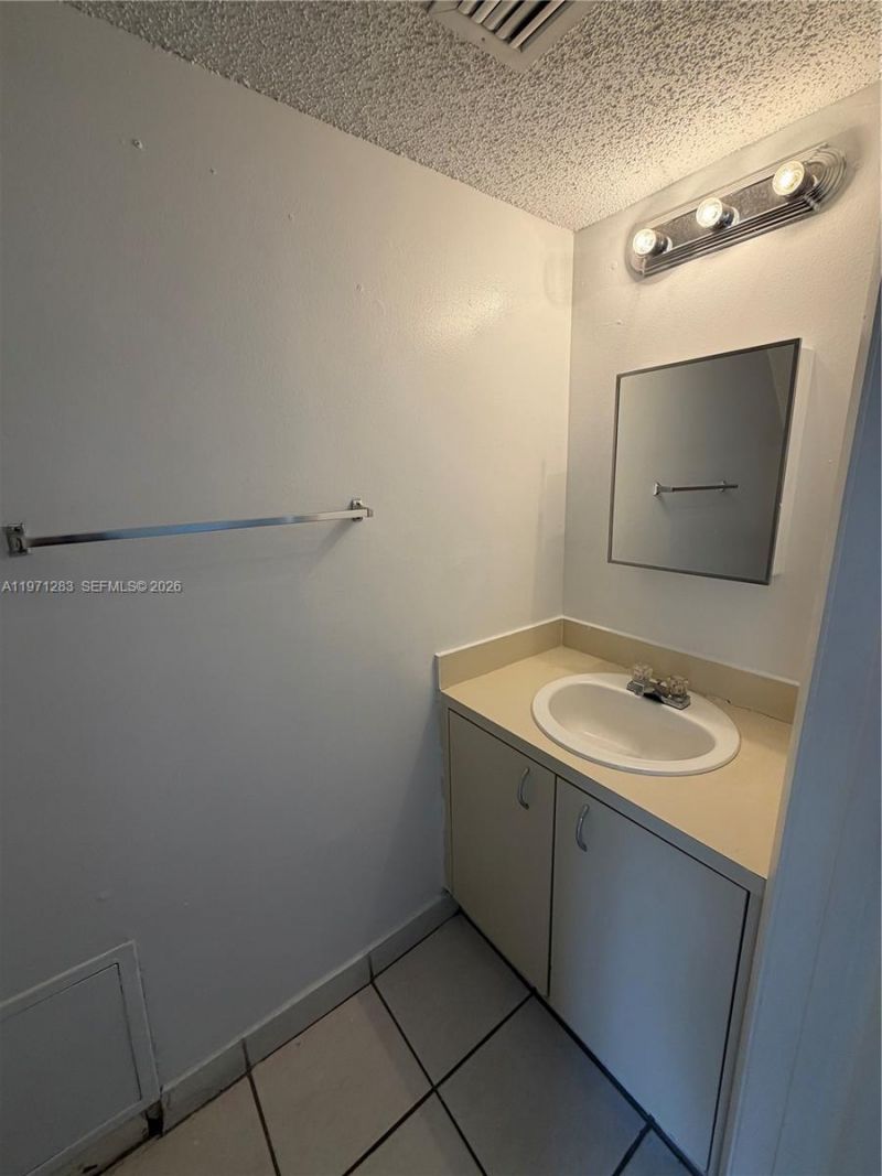 14910 SW 82nd Ter, Unit 15-203, Miami, FL 33193 Photo