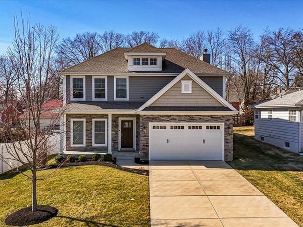 1025 Barry Court , Kirkwood, MO 63122