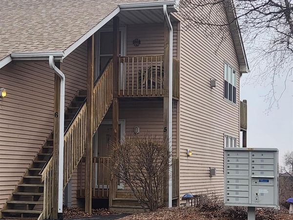 7270 N Alpine Road #6, LOVES PARK, IL 61111