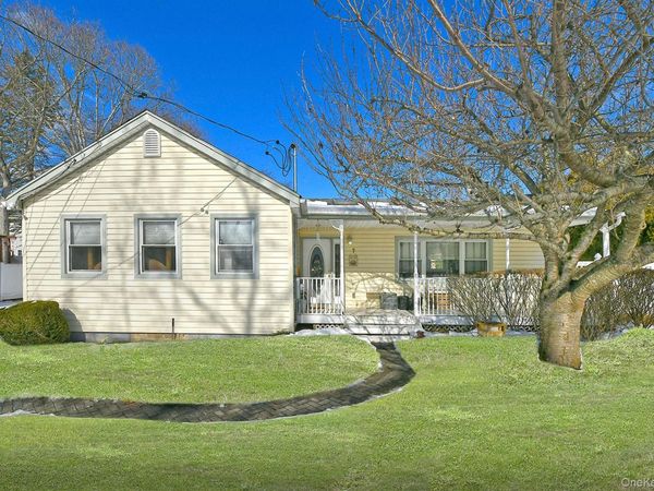 7 Gerber Street, Dix Hills, NY 11746