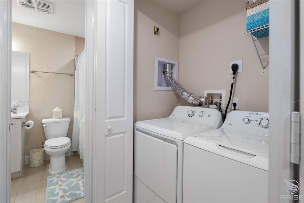 1 N Riverwalk Drive, Unit 305, New Smyrna Beach, FL 32169 Photo