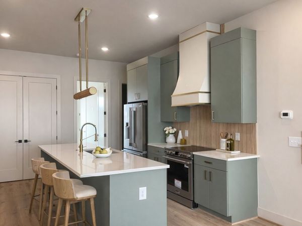 102 Fairview Ct , Nashville, TN 37203