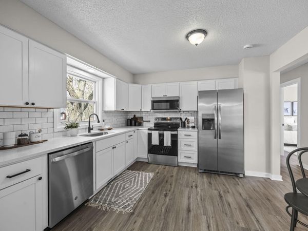 4916 Granada Avenue N, Oakdale, MN 55128