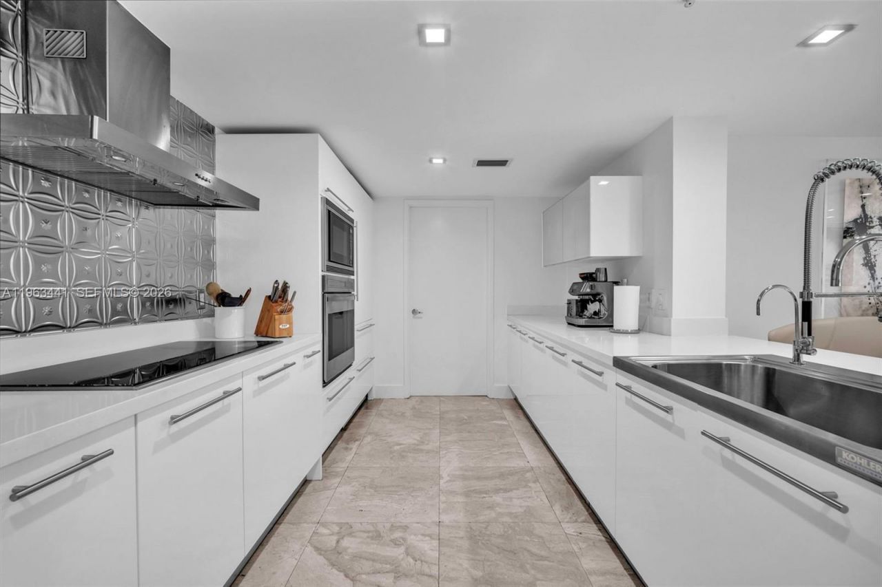 200 Sunny Isles Blvd, Unit TH-205, Sunny Isles Beach, FL 33160 Photo