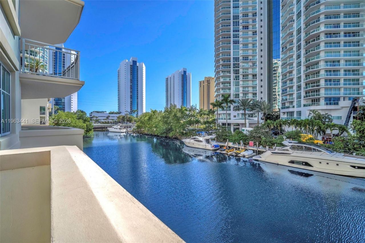 200 Sunny Isles Blvd, Unit TH-205, Sunny Isles Beach, FL 33160 Photo