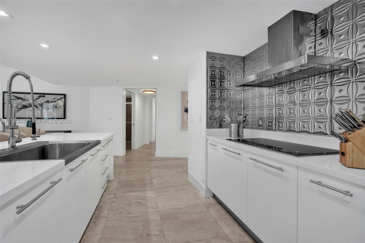 200 Sunny Isles Blvd, Unit TH-205, Sunny Isles Beach, FL 33160 Photo