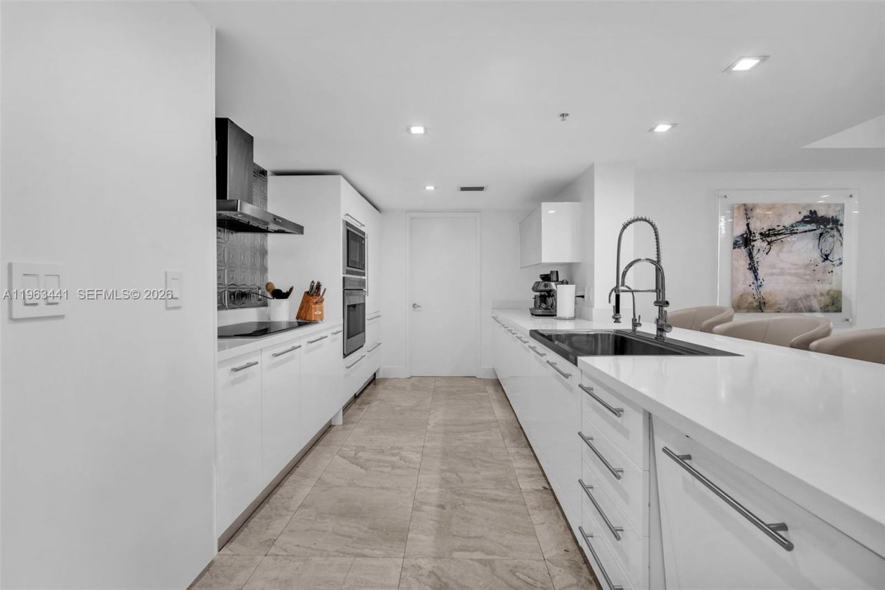 200 Sunny Isles Blvd, Unit TH-205, Sunny Isles Beach, FL 33160 Photo