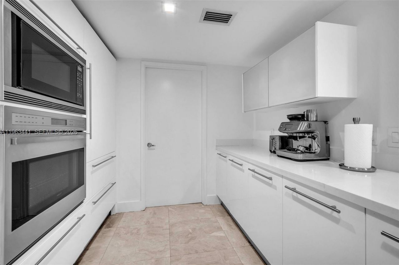 200 Sunny Isles Blvd, Unit TH-205, Sunny Isles Beach, FL 33160 Photo