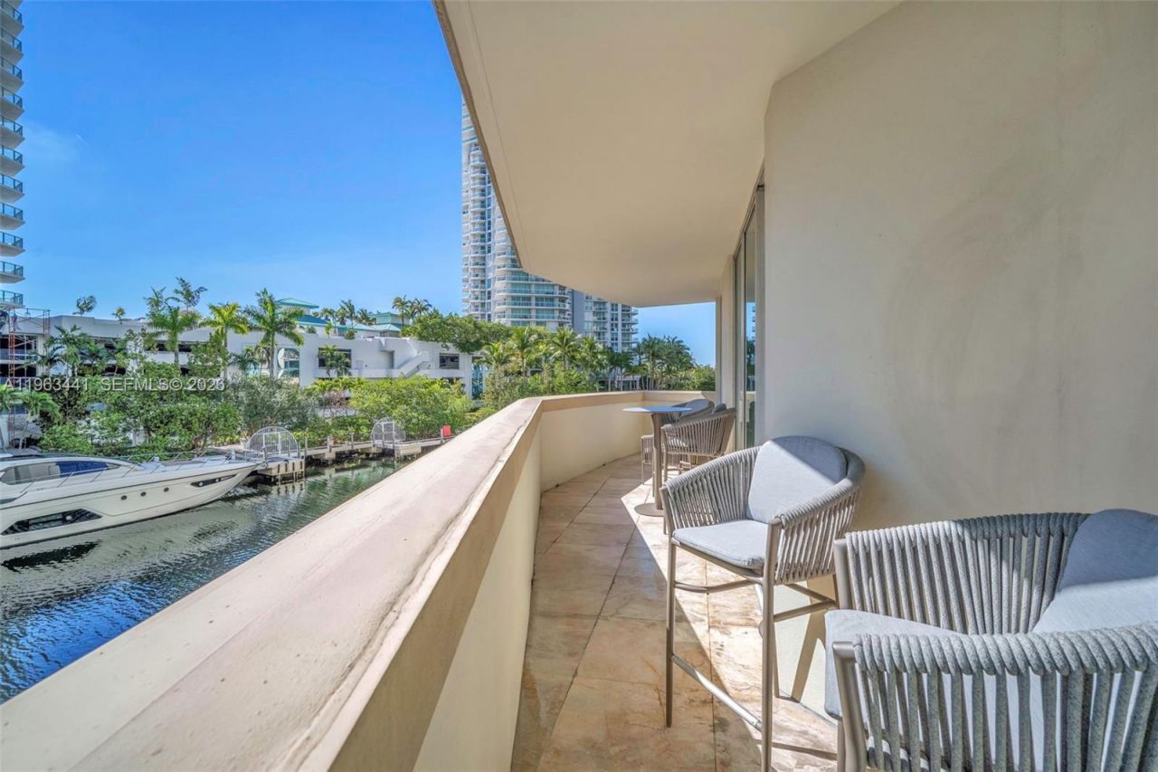 200 Sunny Isles Blvd, Unit TH-205, Sunny Isles Beach, FL 33160 Photo