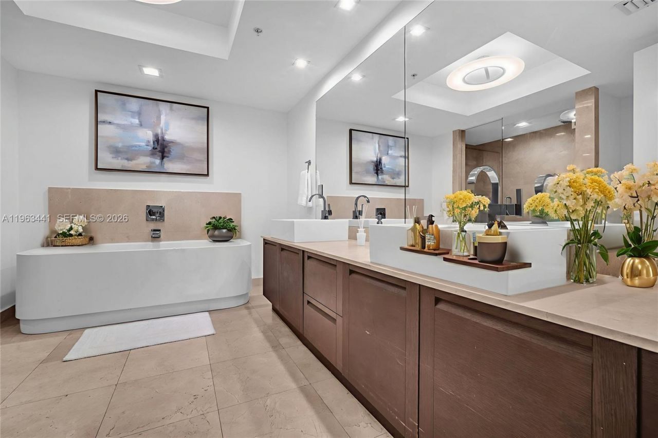 200 Sunny Isles Blvd, Unit TH-205, Sunny Isles Beach, FL 33160 Photo