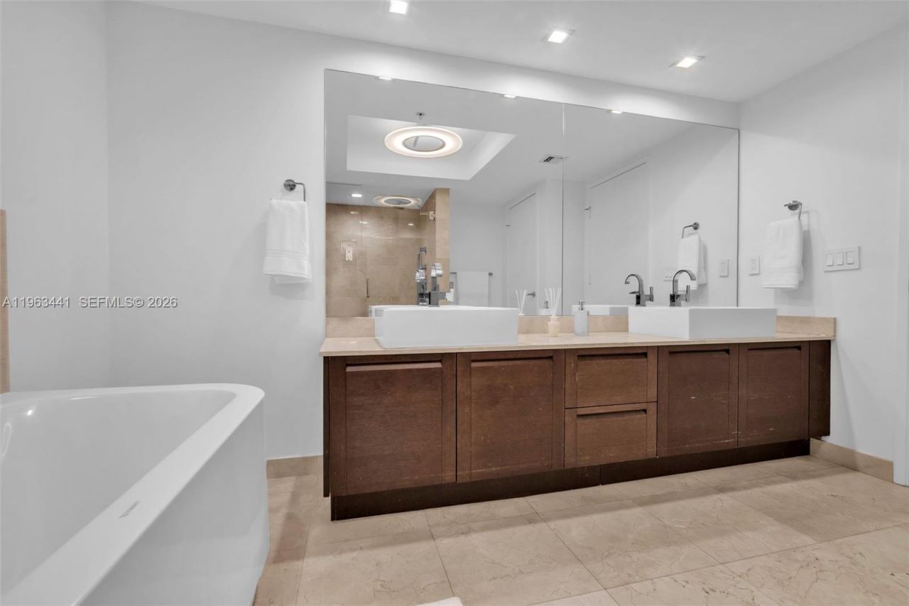 200 Sunny Isles Blvd, Unit TH-205, Sunny Isles Beach, FL 33160 Photo