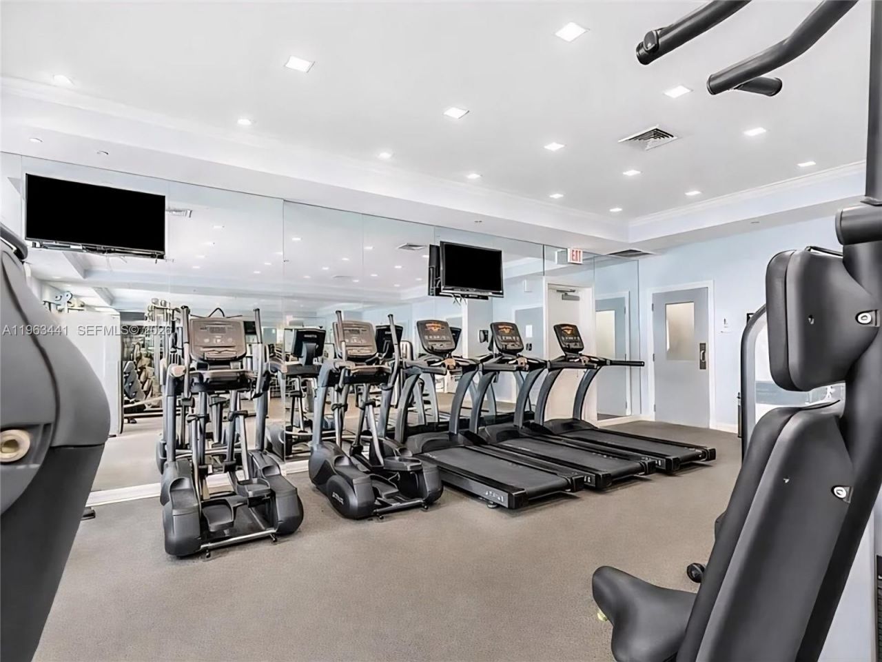 200 Sunny Isles Blvd, Unit TH-205, Sunny Isles Beach, FL 33160 Photo