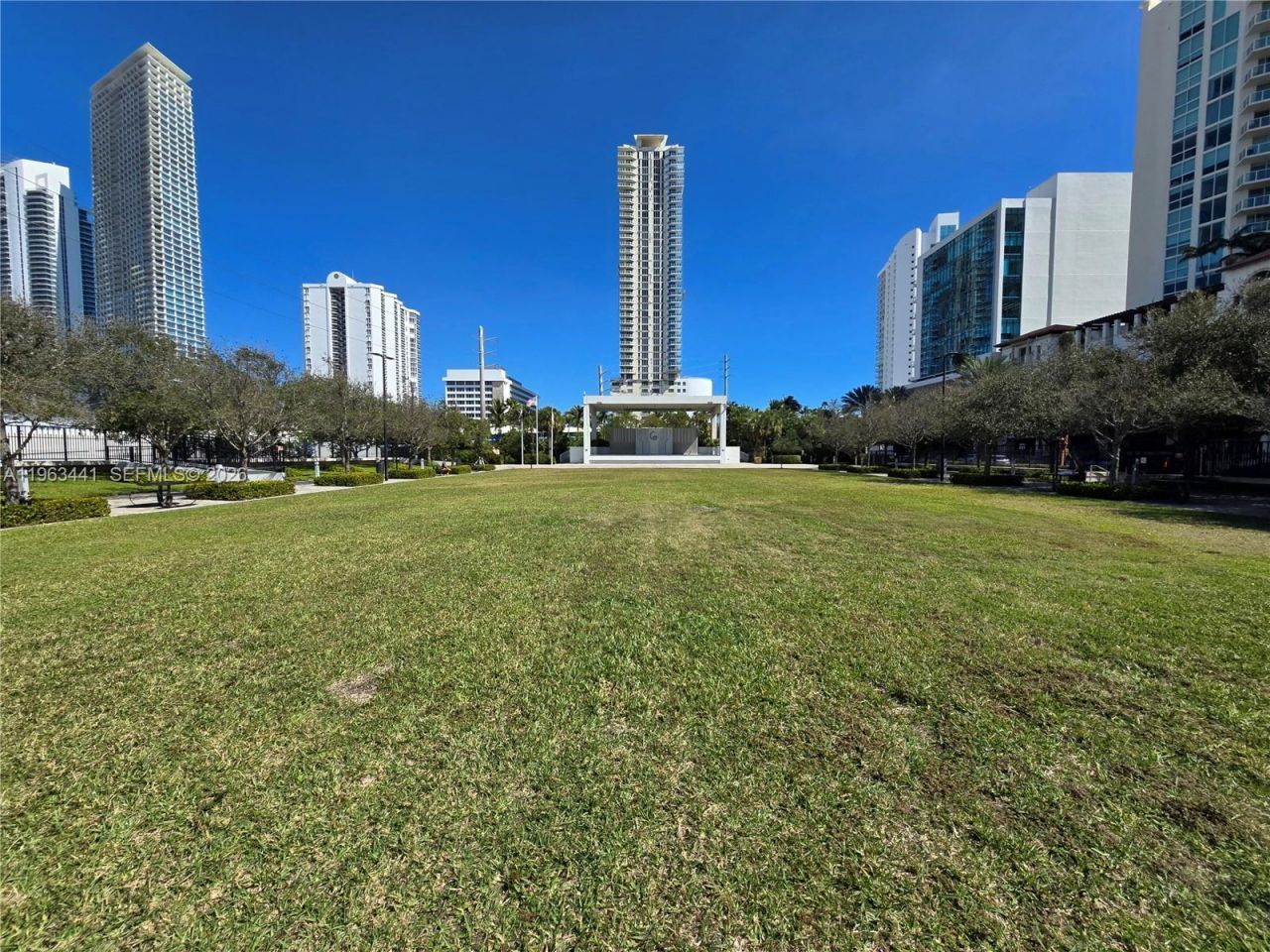 200 Sunny Isles Blvd, Unit TH-205, Sunny Isles Beach, FL 33160 Photo