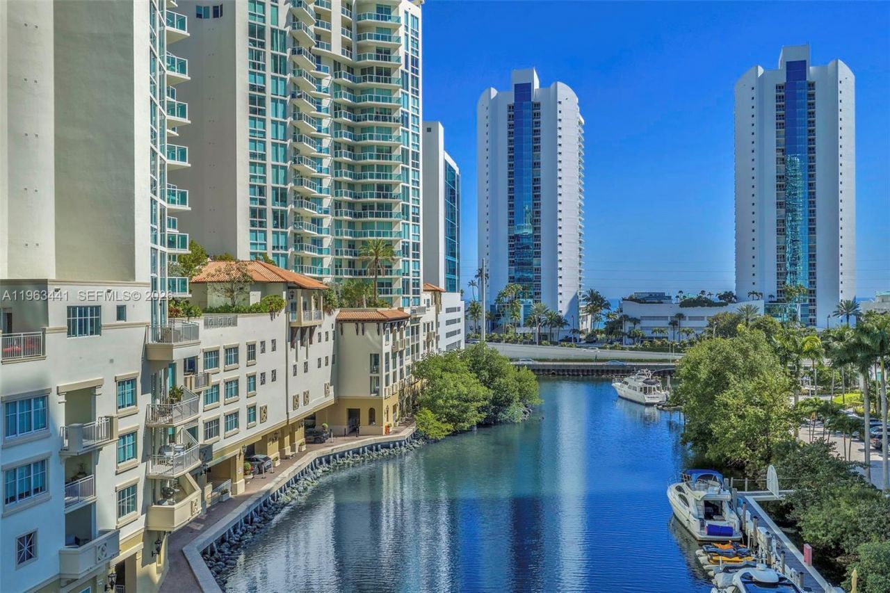 200 Sunny Isles Blvd, Unit TH-205, Sunny Isles Beach, FL 33160 Photo