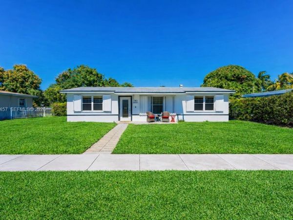 541 NW 193rd St , Miami Gardens, FL 33169