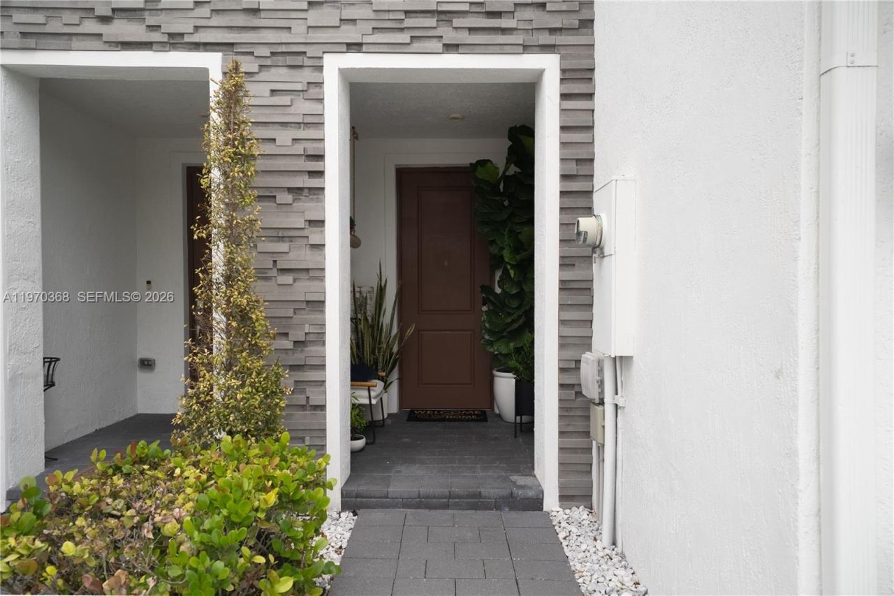 23420 SW 110th Ave, Homestead, FL 33032 Main Photo