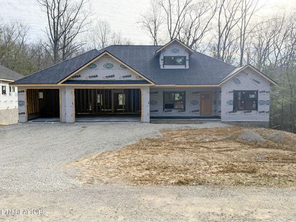 153 Natchez Circle, Crossville, TN 38558