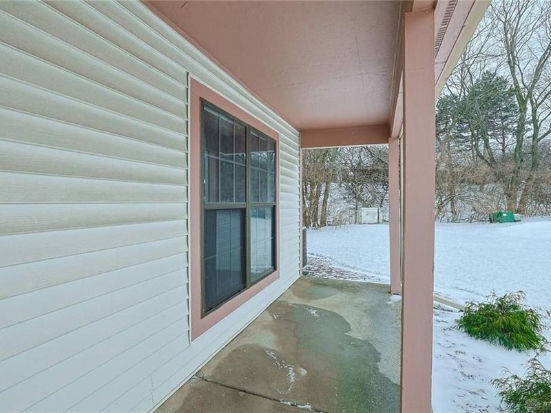 1390 Sanzon Drive, Fairborn, OH 45324 Photo 2