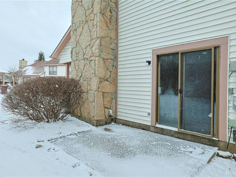 1390 Sanzon Drive, Fairborn, OH 45324 Photo 4