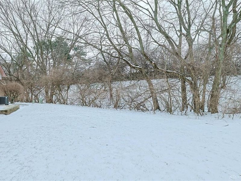 1390 Sanzon Drive, Fairborn, OH 45324 Photo 5