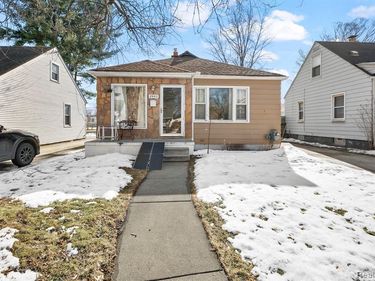 24411 Notre Dame Street, Dearborn, MI 48124