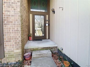 25178 Maplebrooke Drive, Southfield, MI 48033