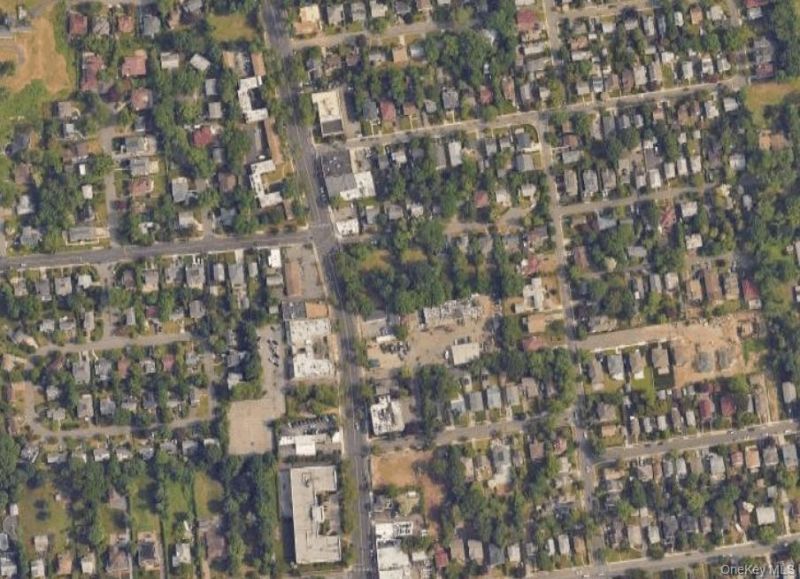 777 Middle Neck Road, Great Neck, NY 11024 Main Photo