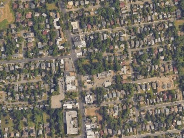 777 Middle Neck Road, Great Neck, NY 11024