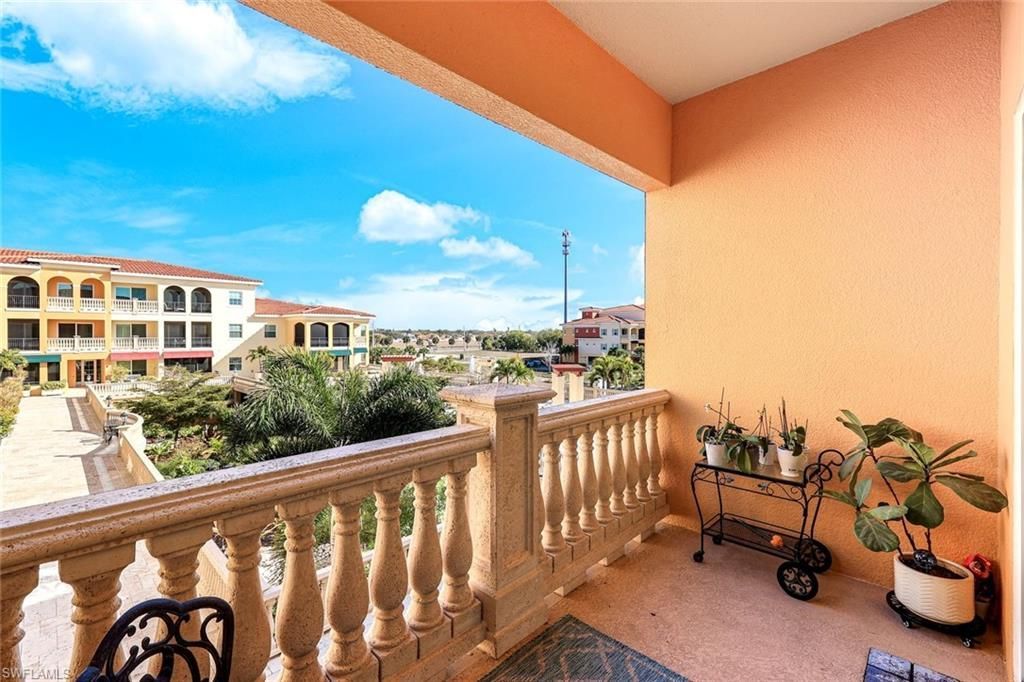 21530 Strada Nuova Cir, Unit 305, Estero, FL 33928 Photo