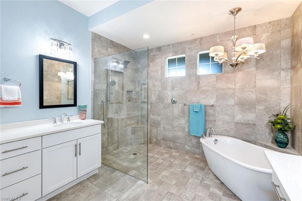 21530 Strada Nuova Cir, Unit 305, Estero, FL 33928 Photo