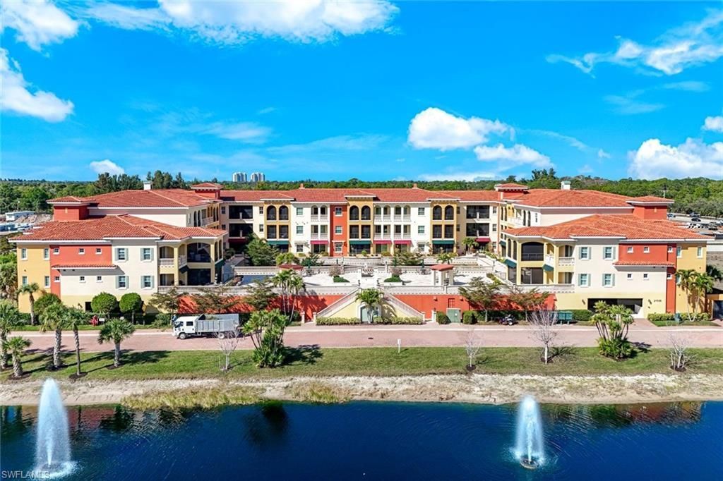 21530 Strada Nuova Cir, Unit 305, Estero, FL 33928 Photo