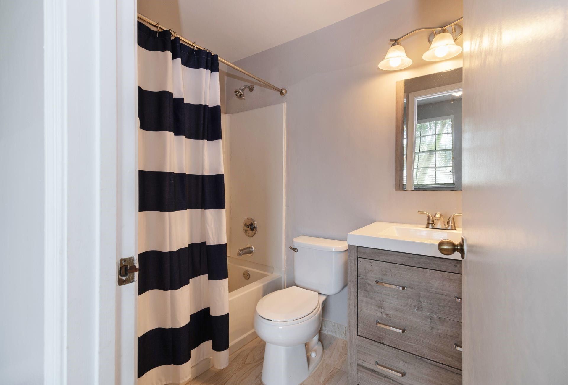 16721 Hemingway Drive, Weston, FL 33326 Photo