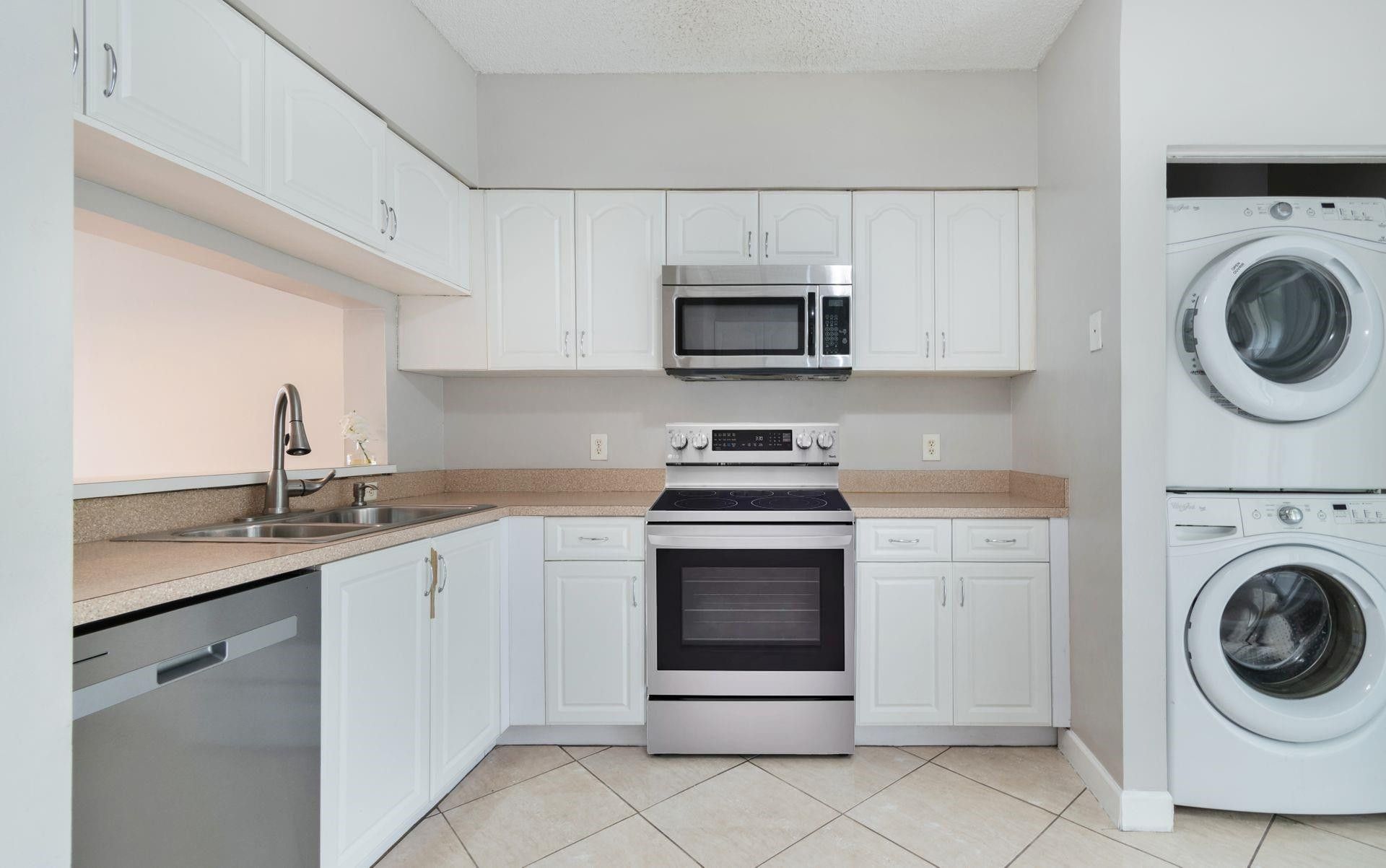 16721 Hemingway Drive, Weston, FL 33326 Photo