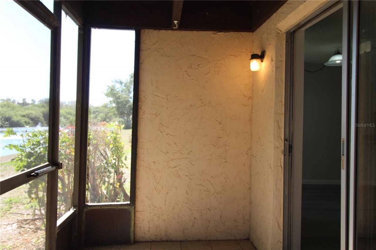 2628 Hidden Lake Drive N, Unit B, Sarasota, FL 34237 Photo